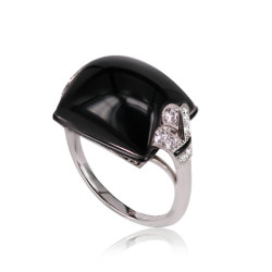 ONYX OVAL RING AND DIAMONDS