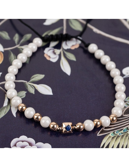 Pulsera de Hilo Macramé un Toque de Elegancia Celestial