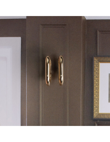 Mini Creole Earrings: Minimalist elegance in every detail