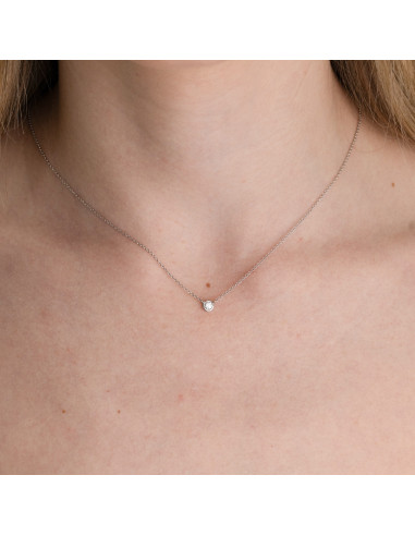 Diamante Solitario: Un universo de luz en tu cuello