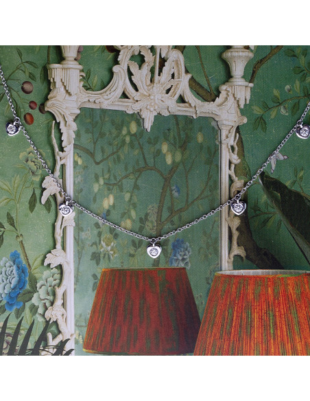 Gargantilla Corazones Brillantes: Elegancia Romántica en Cada Latido