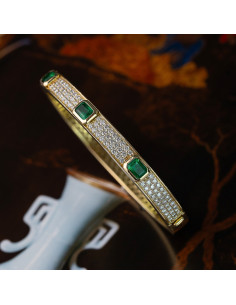 Pulsera con esmeraldas y diamantes: Una joya para siempre