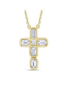 Diamond Cross Necklace: Elegance and Faith in Every Shine 2