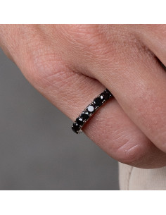 Olga Ring: Unlimited Elegance with Black Diamonds