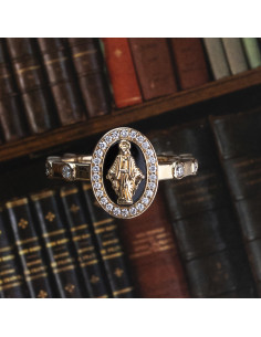 Anillo Devoto: Un homenaje a la fe y la elegancia