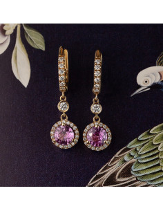 Pendientes de oro: Un toque de glamour para tu entrada triunfal