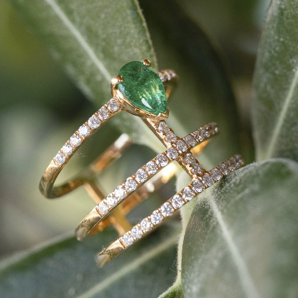 TRIPLE RING WITH EMERALD DROP