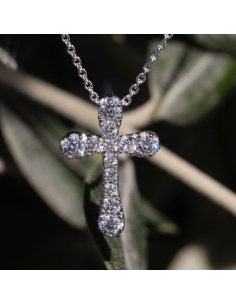 Diamond Cross Necklace in White Gold: Pure Elegance