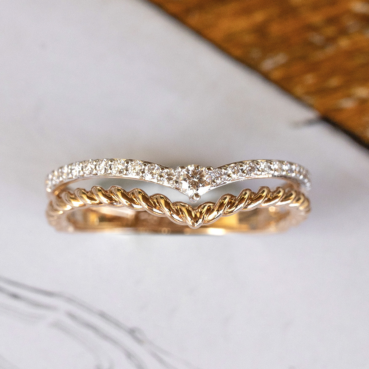 DOUBLE POINTED RING IN ROSE GOLD WITH DIAMONDS