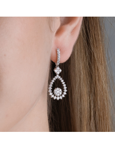 Long earrings, ideal for brides in white gold and diamonds 2