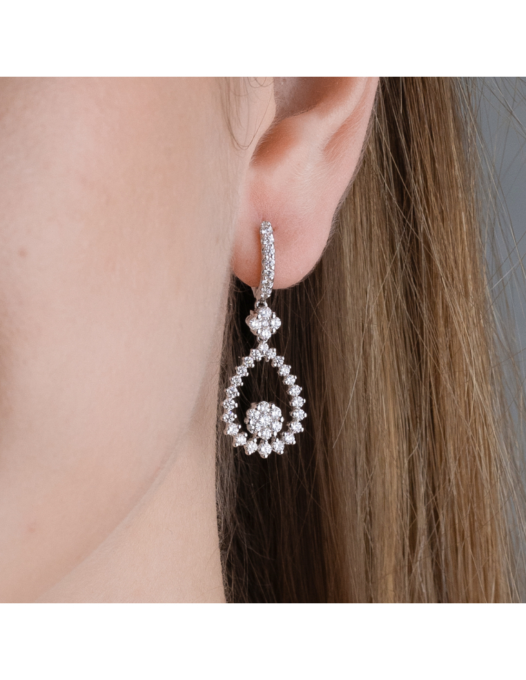 Pendientes largos, ideal para novias de oro blanco y diamantes