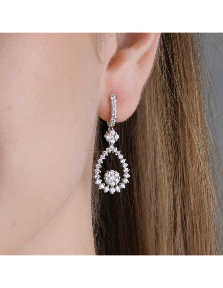 Pendientes largos, ideal para novias de oro blanco y diamantes