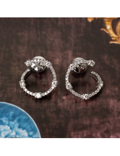 Judith hoop earrings made of white gold with diamonds