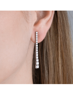 White Gold Diamond Earrings: Elegance and Sophistication 2
