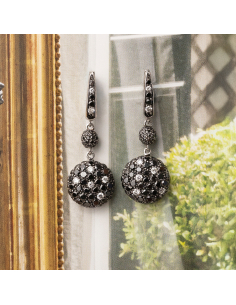 Pendientes largos de oro "Teresa" con Diamantes Negros