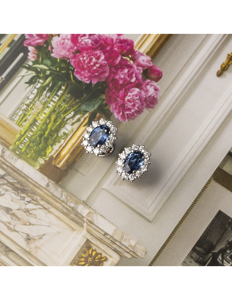 Zafiros y Diamantes: Pendientes de Lujo en Oro Blanco