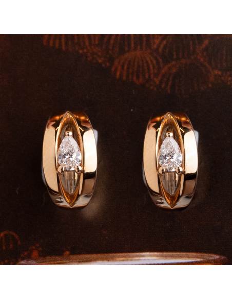 Yellow gold hoop earrings with pear diamond - Modern elegance | PR Joy