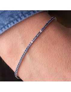 Pulsera Rivière de oro blanco con zafiros y diamantes – Lujo atemporal