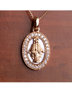 Rose gold necklace with Madonna medal, mother-of-pearl and diamonds