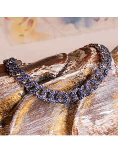 Bracelet in 18Kt white gold with sapphires: luxury and distinction