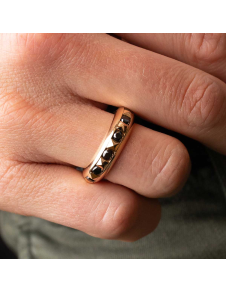 Anillo de oro rosa con diamantes – Elegancia moderna para el día a día