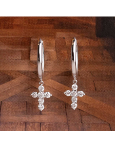 Pendientes de aro en oro blanco 18Kt con cruz de diamantes
