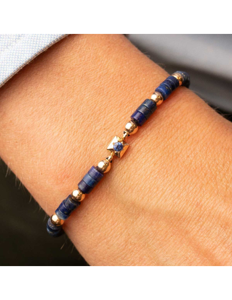 PULSERA "ADONIS" DE HILO CON DIJES EN ORO ROSA, LAPISLÁZULI Y ZAFIRO