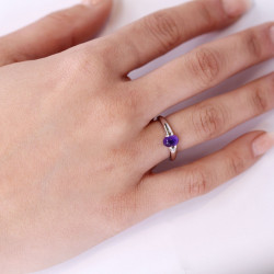 WHITE GOLD RING WITH AMETHYST