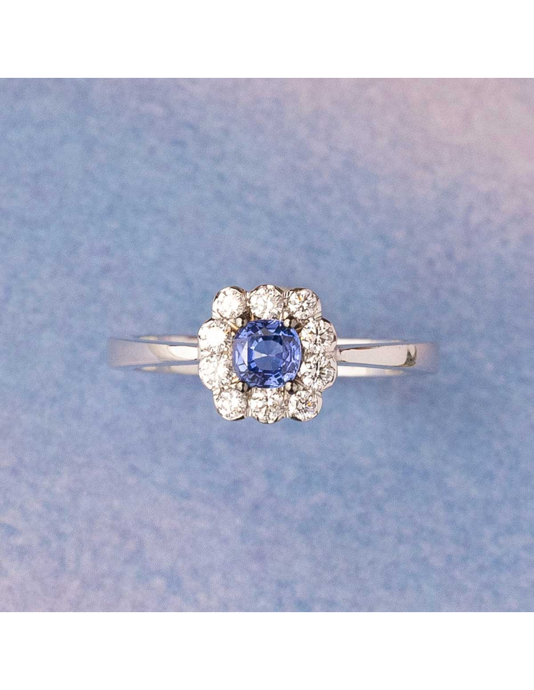 18K white gold engagement ring with sapphire and diamonds | Jewellers