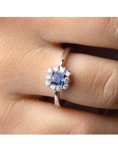 Anillo de Compromiso oro blanco 18Kt con zafiro y diamantes | Joyeros 2