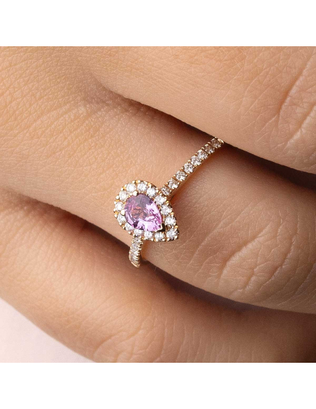 Anillo de Oro Rosa 18K con Zafiro Rosa Pera y Diamantes / PR Joyeros