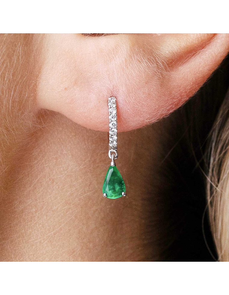 Gold earrings with emeralds and diamonds - Timeless Elegance
