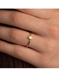 Anillo de oro amarillo con diamante oval: incomparable 2