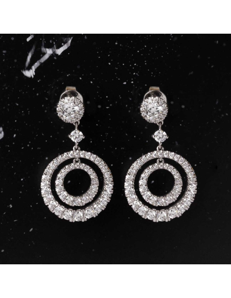 Long 18-carat gold earrings with sparkling diamonds | PR Jewellers