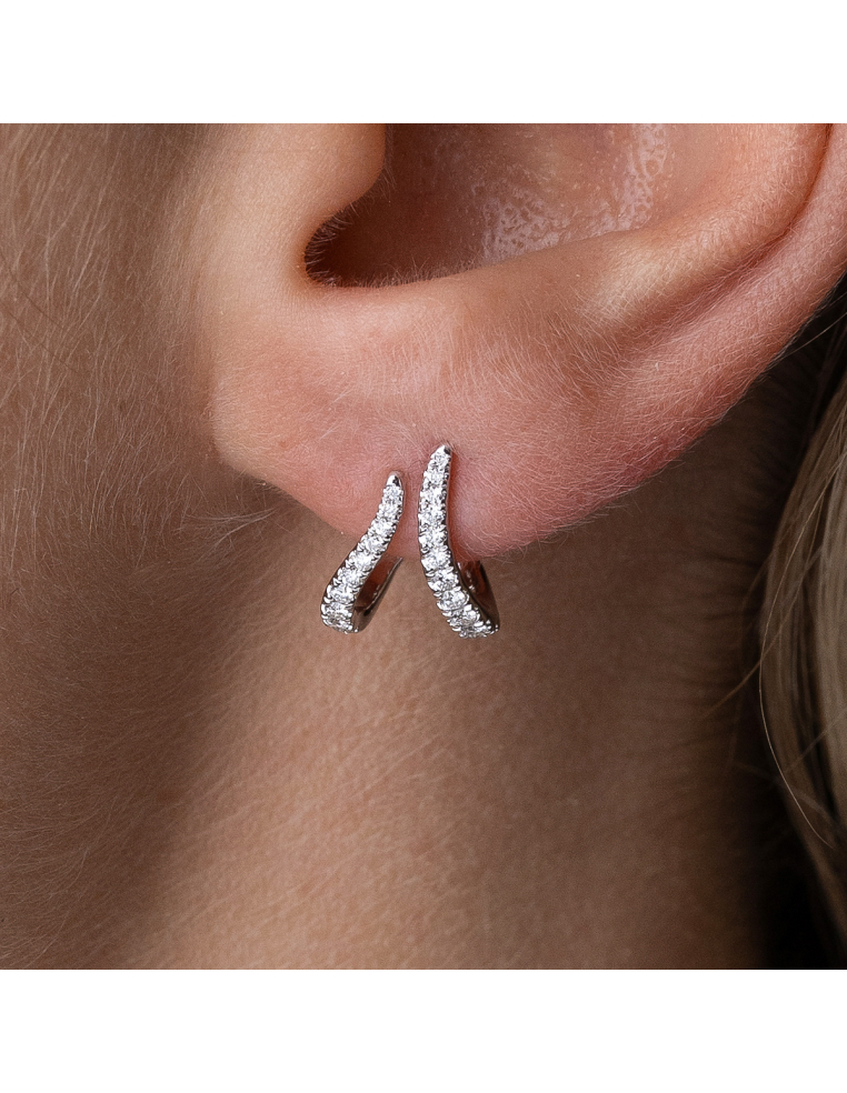 Niamh 18-carat white gold climbing earrings with brilliant-cut diamond