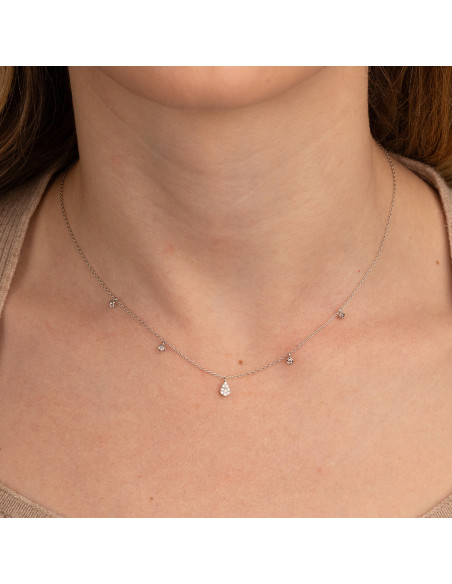 Fine gold and diamond chain necklace. A tribute to femininity