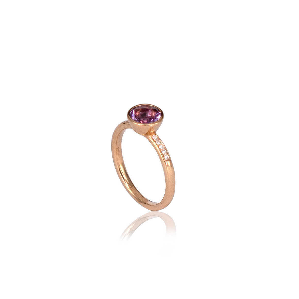 RING OF DIAMONDS WITH AMETHYST